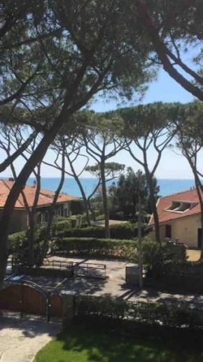 Appartamento sul mare con giardino e posto auto Castiglione Della Pescaia